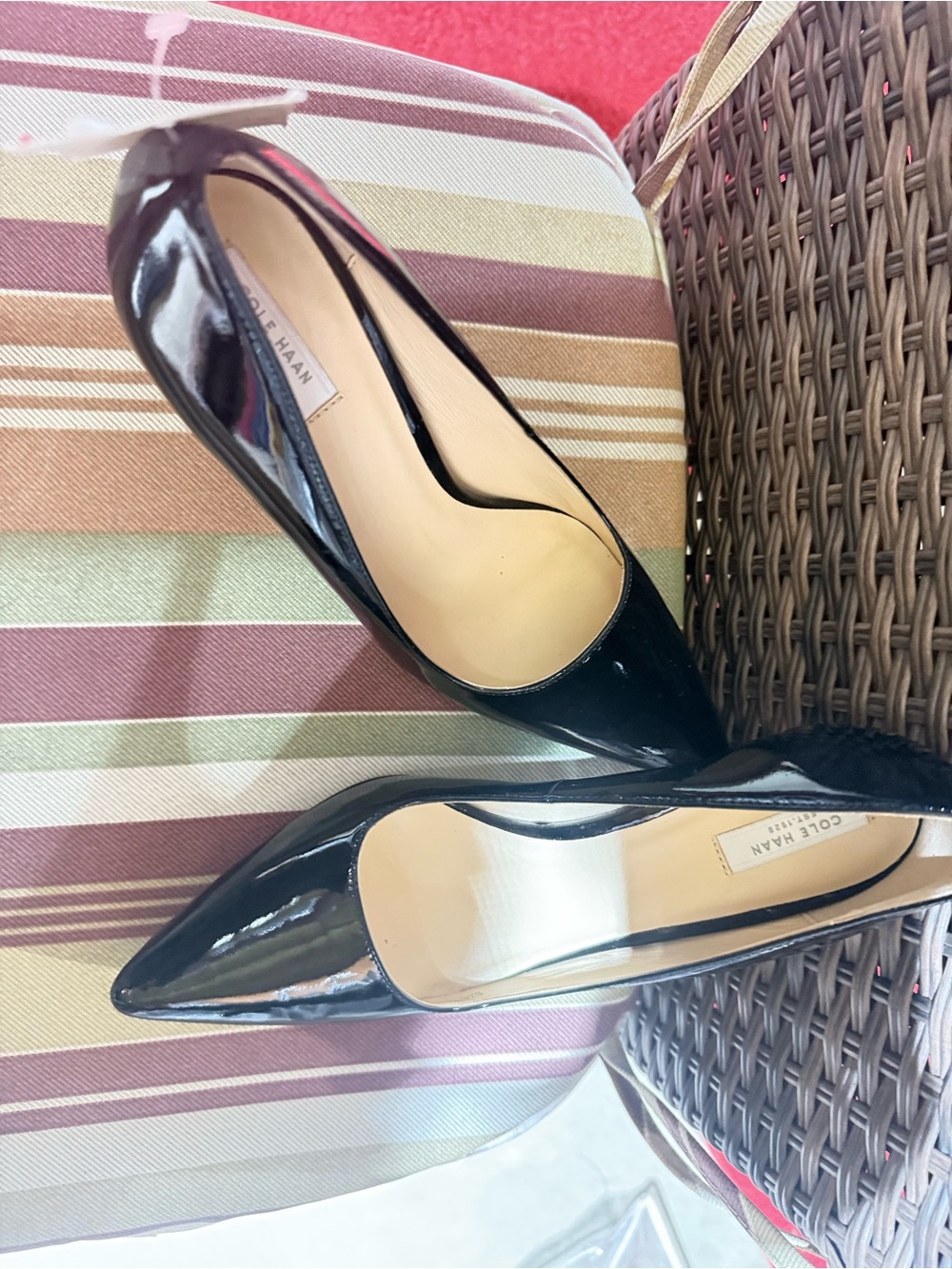 New Cole Haan Black Patent Pointed Pumps with Sleek Silhouette Size 8.5 - Picture 5 of 5